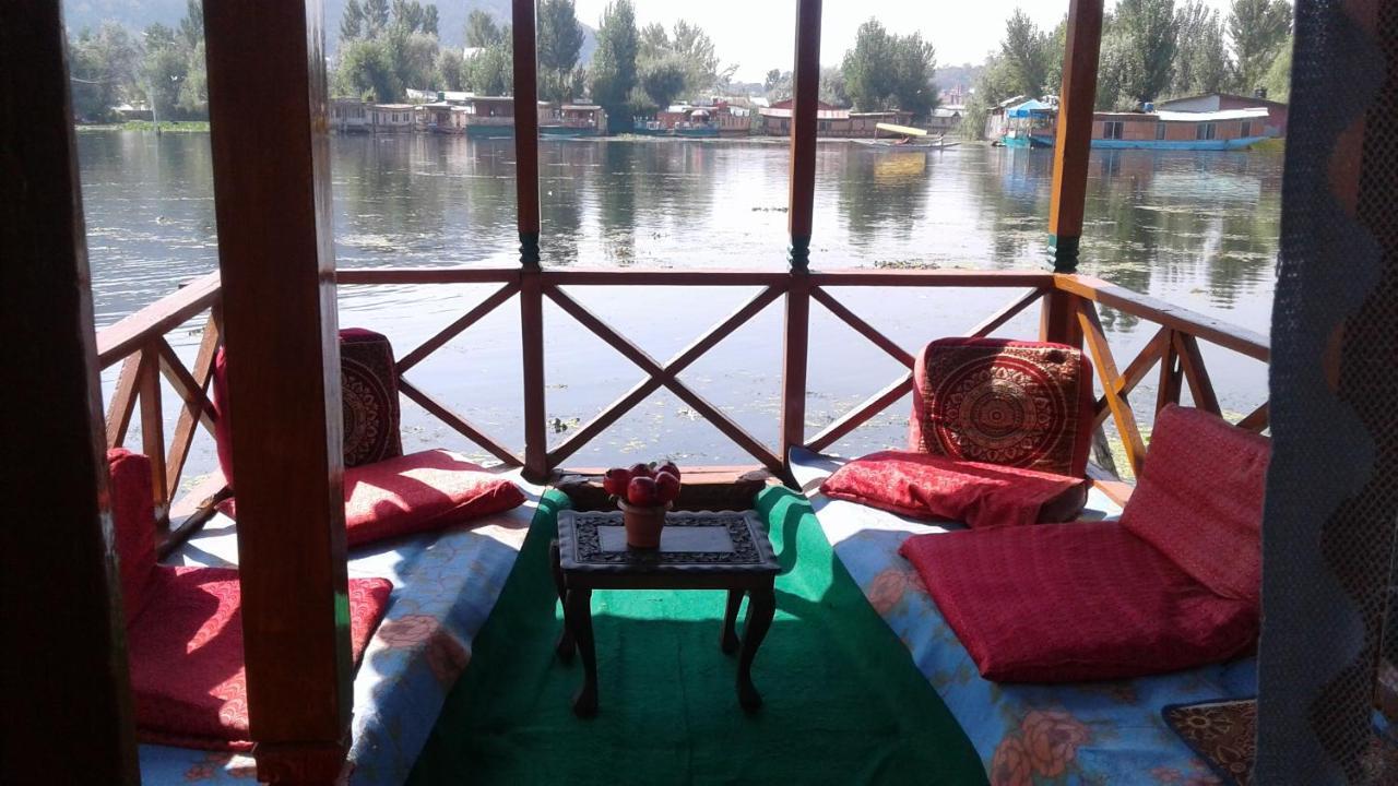 Houseboat Dunhill Bed and Breakfast Σριναγκάρ Εξωτερικό φωτογραφία