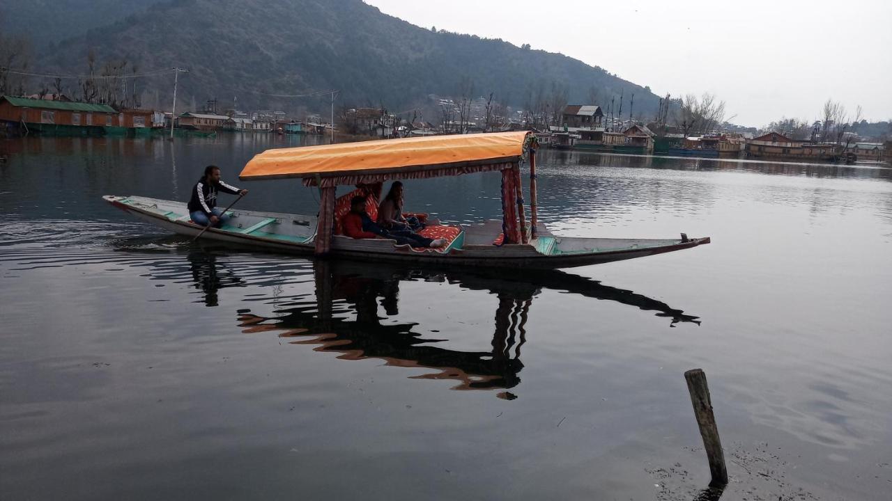 Houseboat Dunhill Bed and Breakfast Σριναγκάρ Εξωτερικό φωτογραφία