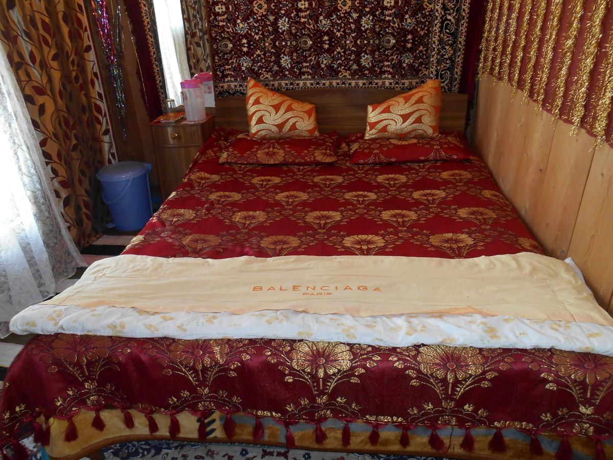 Houseboat Dunhill Bed and Breakfast Σριναγκάρ Εξωτερικό φωτογραφία