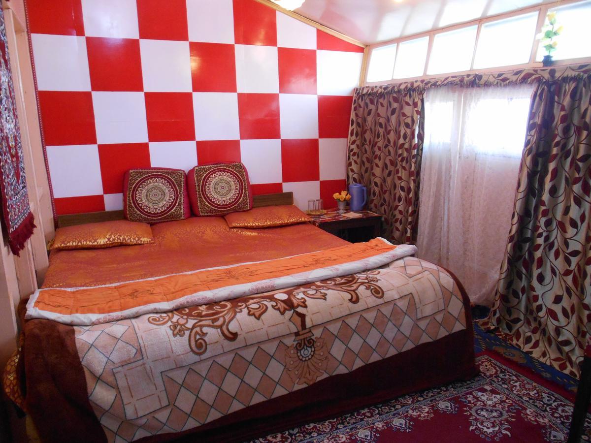 Houseboat Dunhill Bed and Breakfast Σριναγκάρ Εξωτερικό φωτογραφία