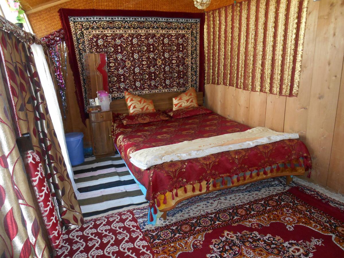 Houseboat Dunhill Bed and Breakfast Σριναγκάρ Εξωτερικό φωτογραφία