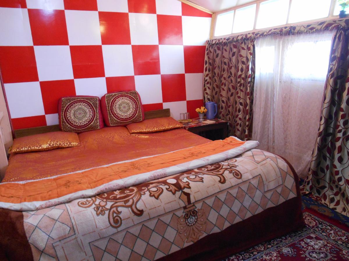 Houseboat Dunhill Bed and Breakfast Σριναγκάρ Εξωτερικό φωτογραφία
